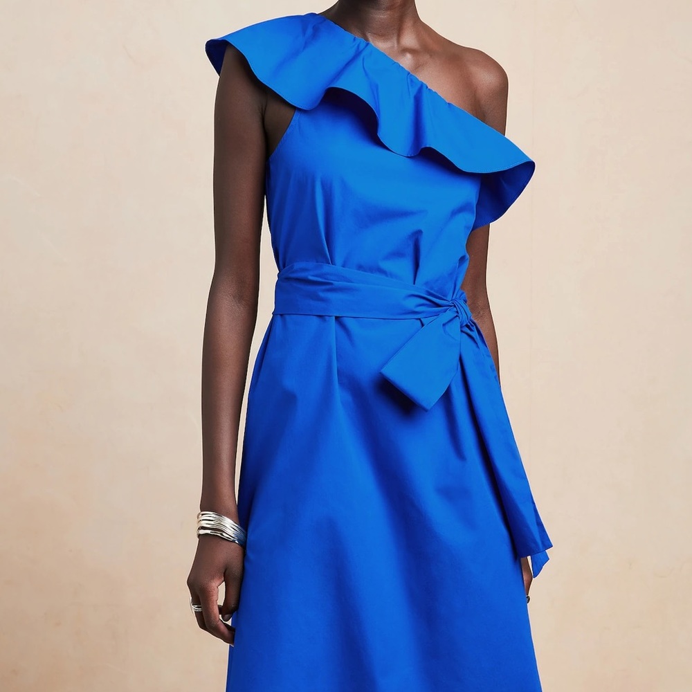 One shoulder ruffle dress